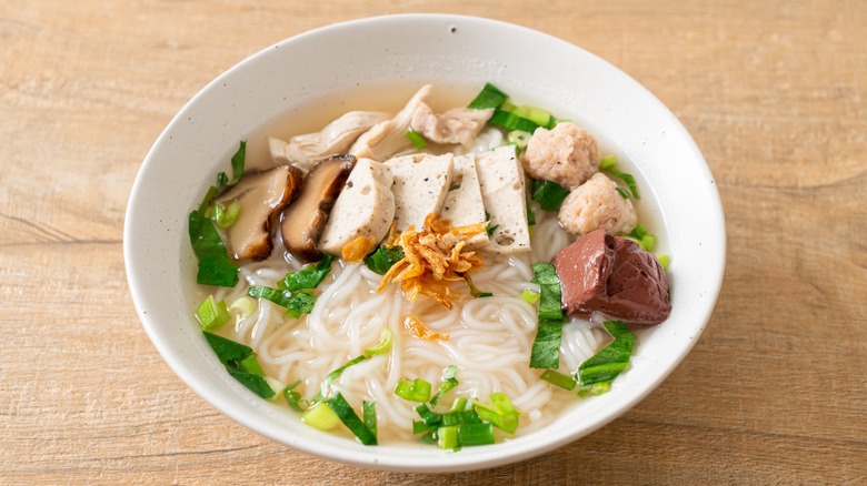 Ramen with dehydrated onion garnish