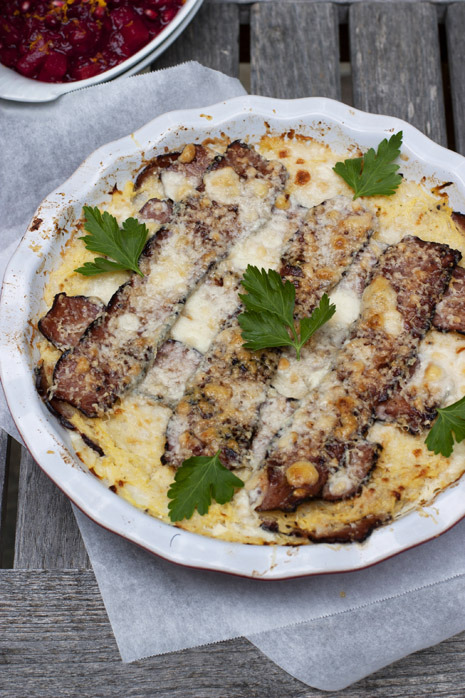 Bacon and Gruyère Cheese Spaghetti Squash Casserole 