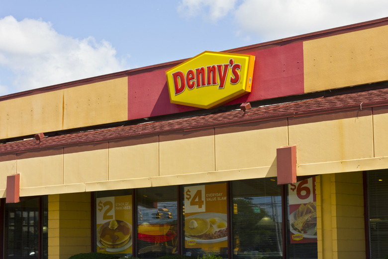 Denny's Offering Free Weddings At Las Vegas Chapel On February 14