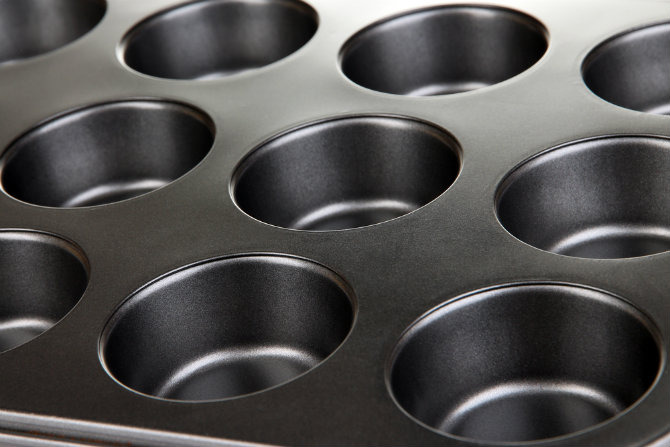 For Cats: Use a Muffin Tin