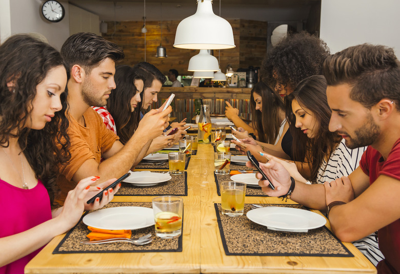 No phones at the table