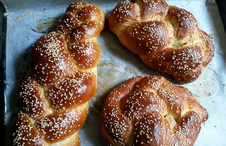 Why We Eat Challah Bread