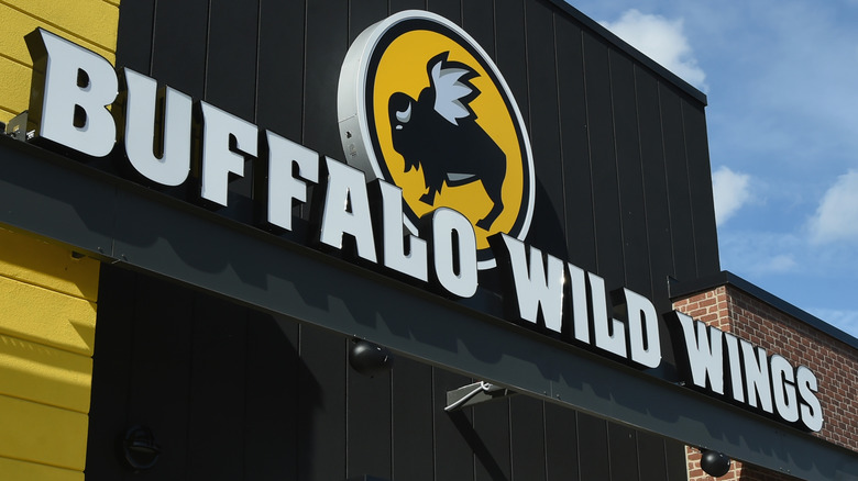 Buffalo Wild Wings store exterior