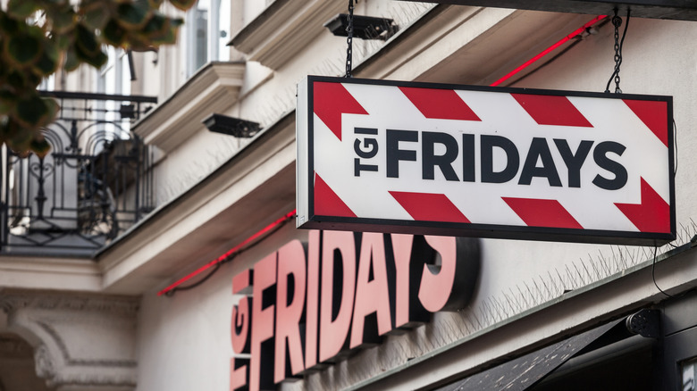 TGI Friday's exterior sign.