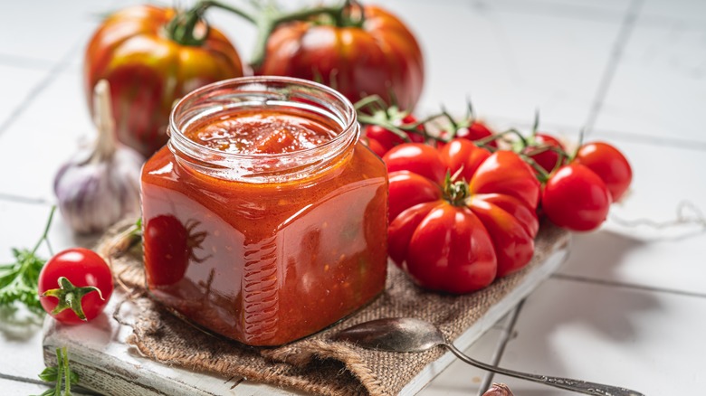 Tomato puree and fresh tomatoes