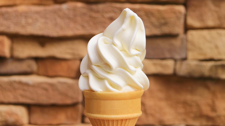 Soft serve vanilla cone