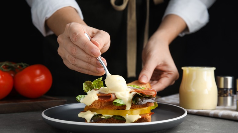 Chef adds mayo to entree