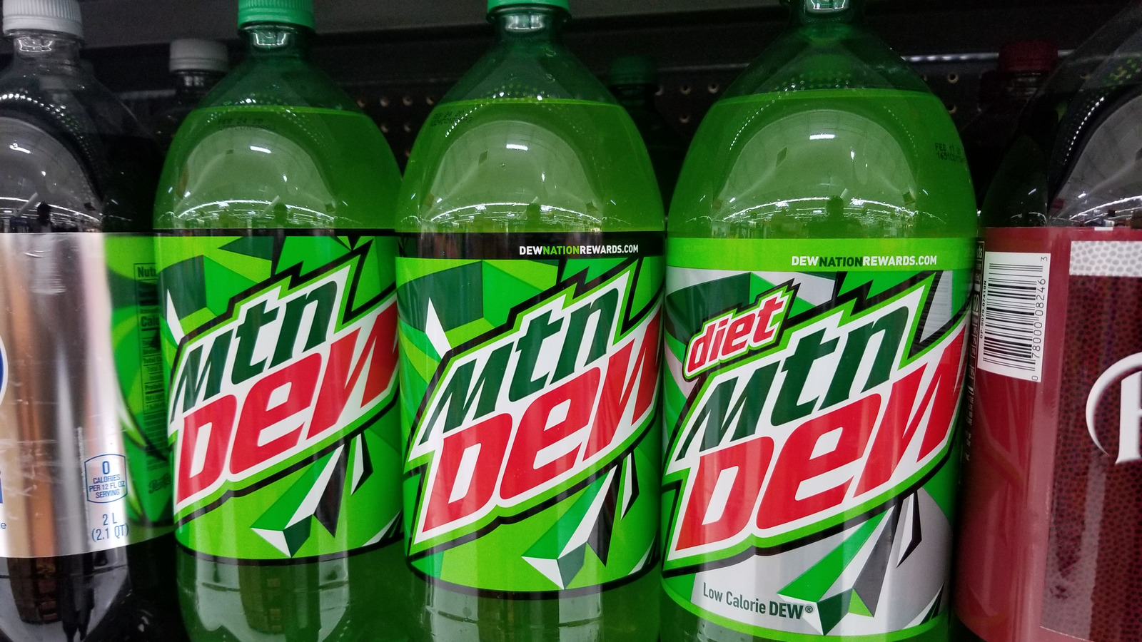 https://www.thedailymeal.com/img/gallery/does-mountain-dew-even-have-a-flavor/l-intro-1682516150.jpg