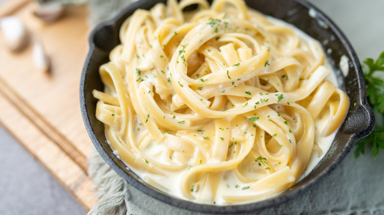 Fettuccine Alfredo