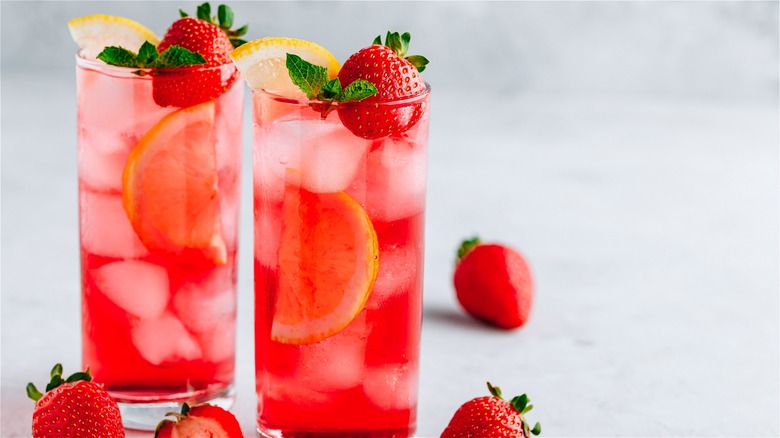 Strawberry lemonade in glasses