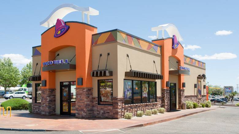 Taco Bell storefront