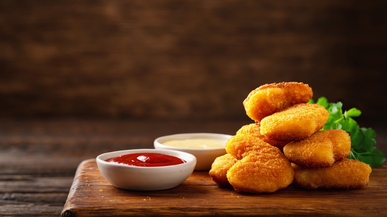 Chicken nuggets with sauces