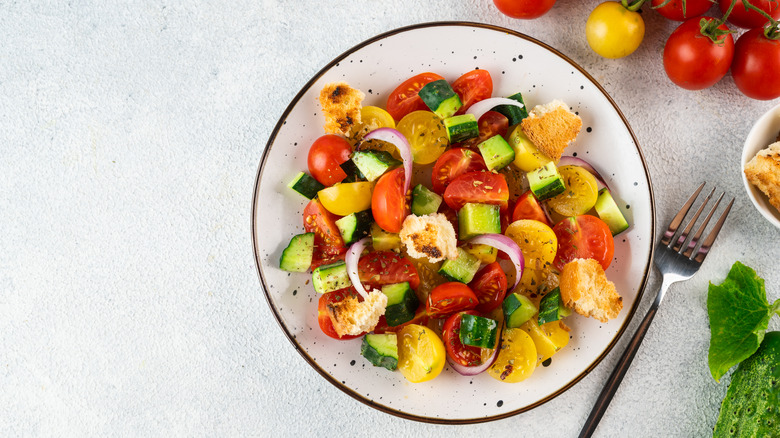 panzanella salad in bowl