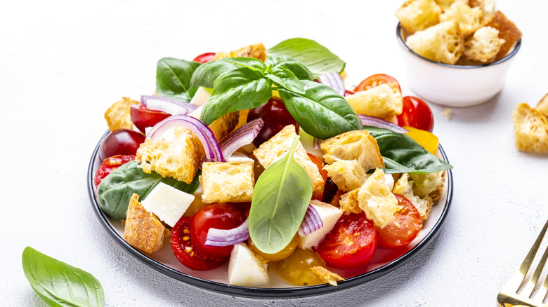 panzanella salad in bowl