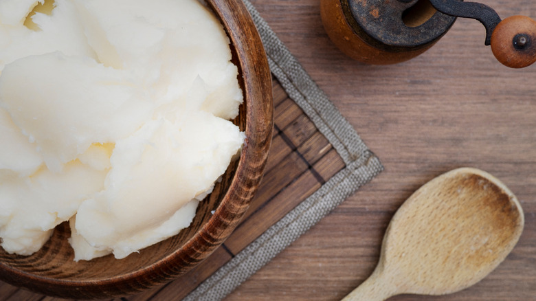 Lard in brown bowl