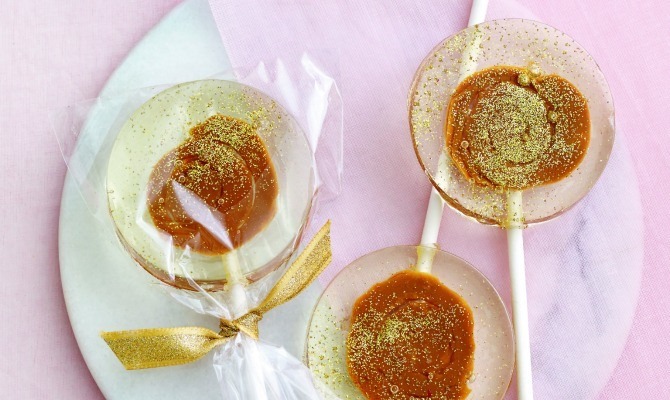 Dulce de Leche Swirl Lollipops