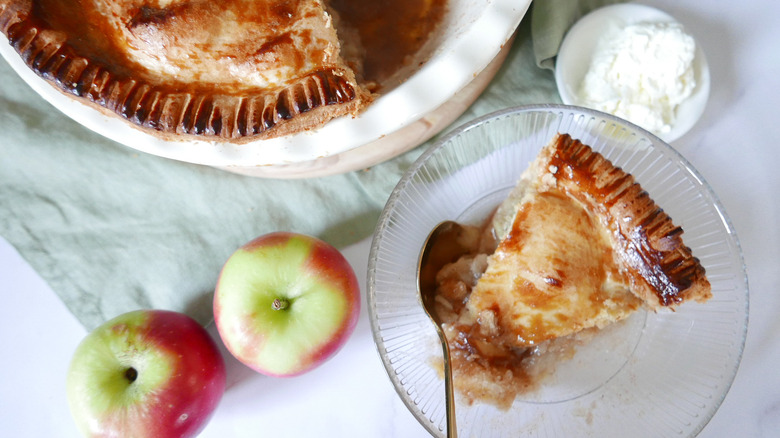 slice of apple pie