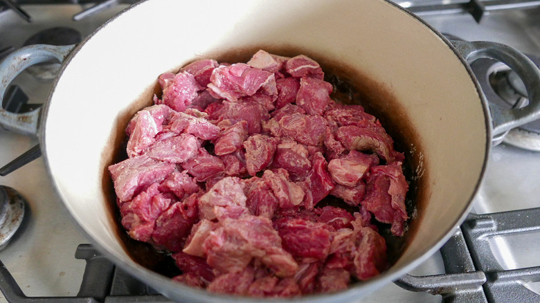 beef cubes in white pan