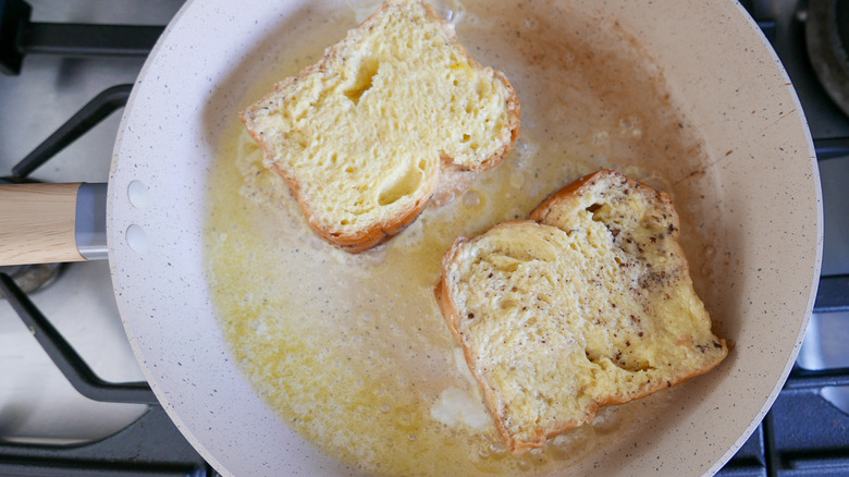 brioche bread in pan 