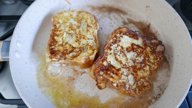 brioche bread in skillet 