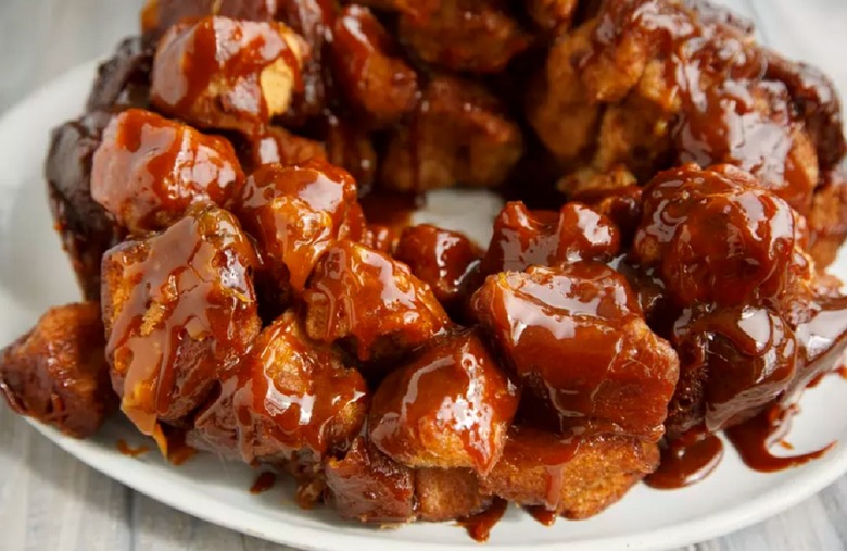 Slow Cooker Monkey Bread 