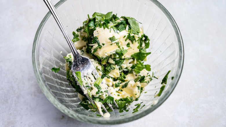 garlic butter ingredients in bowl 