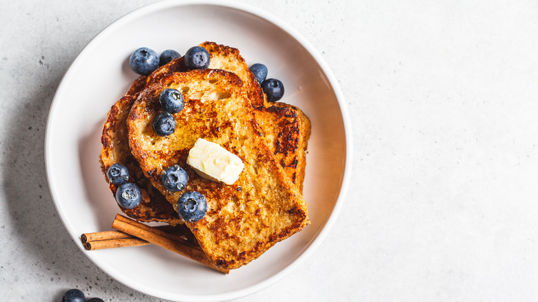 french toast with blueberries