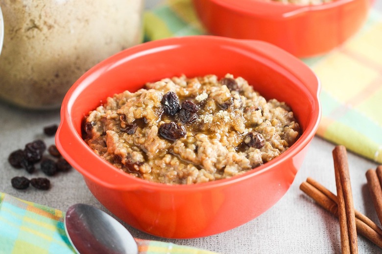 Instant Pot Cinnamon Raisin Steel-Cut Oatmeal