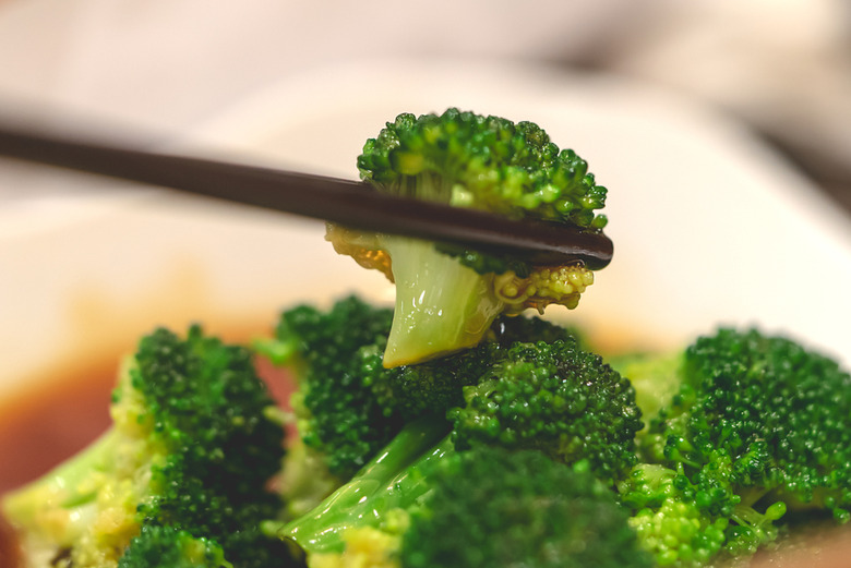 Instant Pot Soy Sauce Braised Broccoli