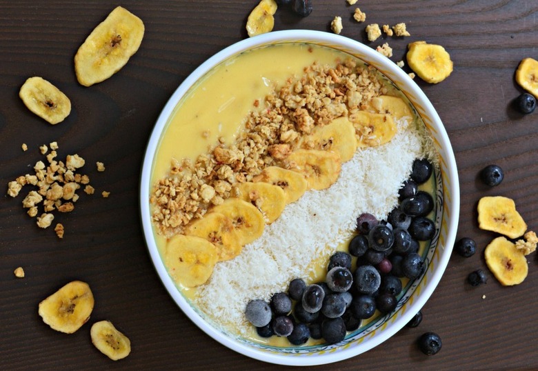  Tropical Smoothie Bowl with Dairy-Free Yogurt