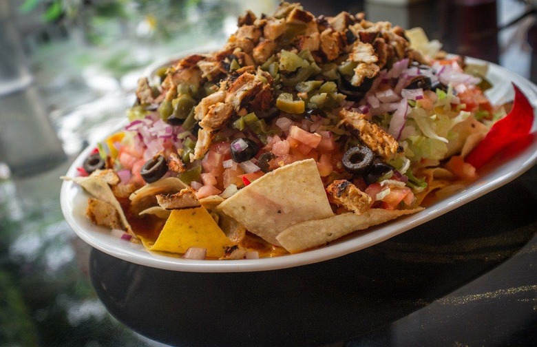 Slow-Cooker Shredded Chicken Nachos