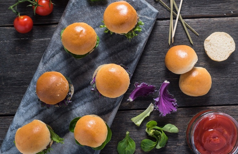 Slow-Cooker Teriyaki Chicken and Mac Salad Sliders