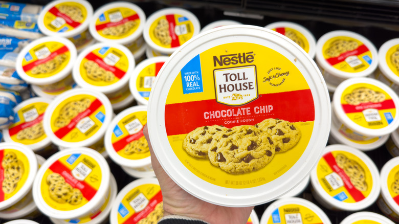 Close-up of Nestle Tollhouse chocolate chip cookie dough in the container