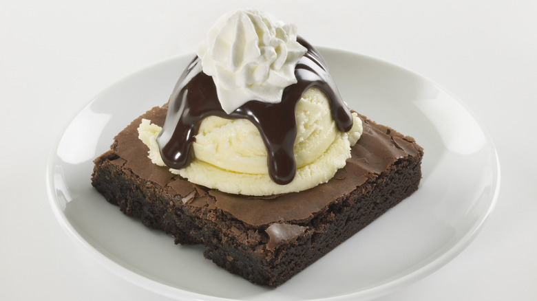 brownie sundae