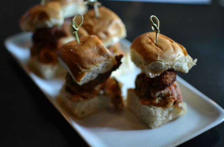 GT Fish & Oyster: Oyster Po'Boy Slider