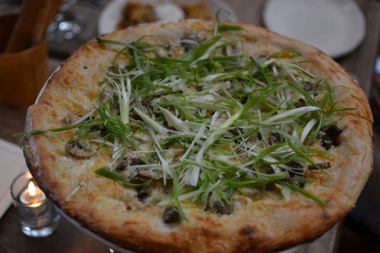 Balena: Mushroom Pizza