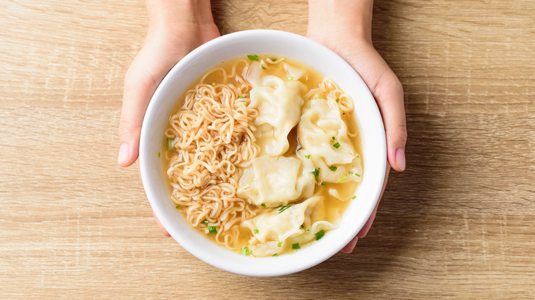 Instant noodles with dumplings