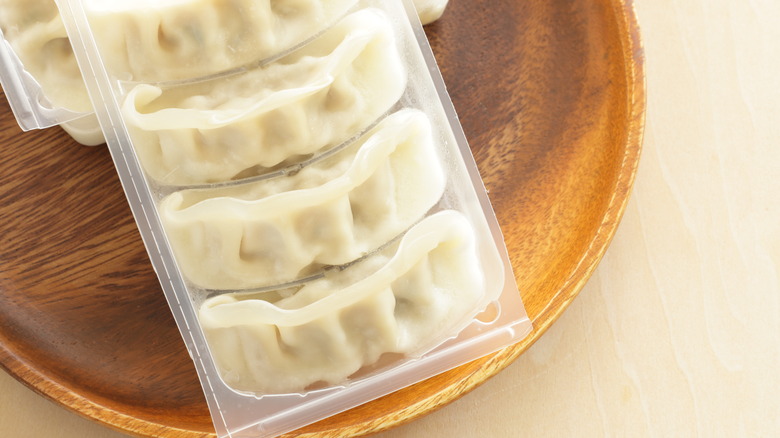 Instant gyoza package