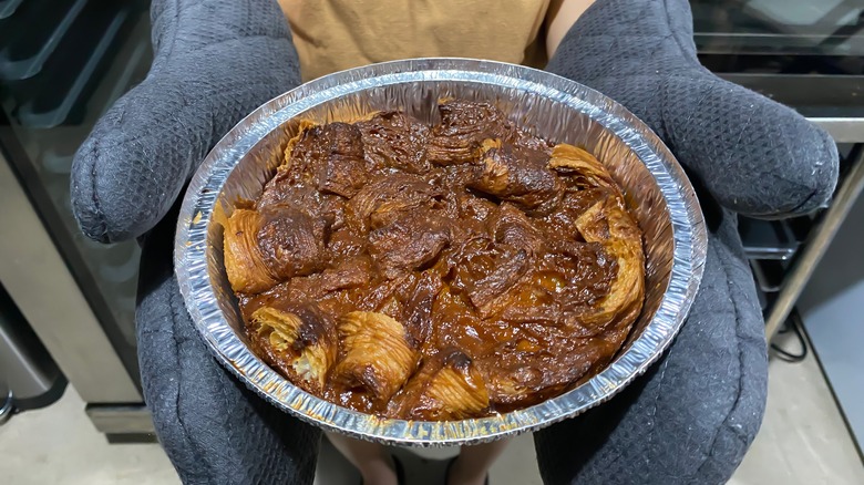 caramel croissant bread pudding