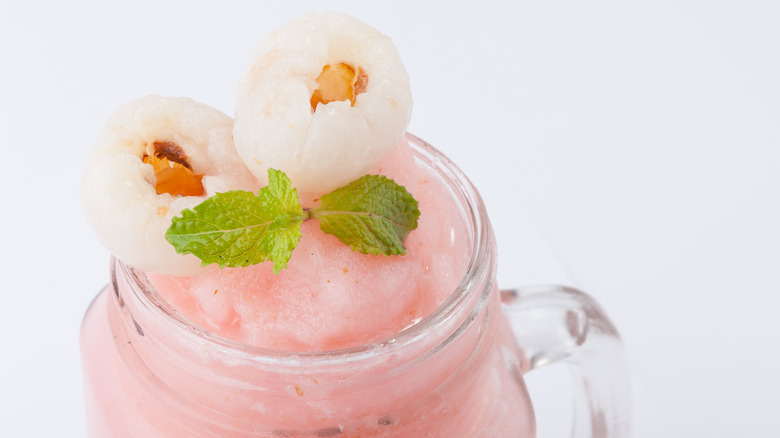 Lychee smothie with mint garnish