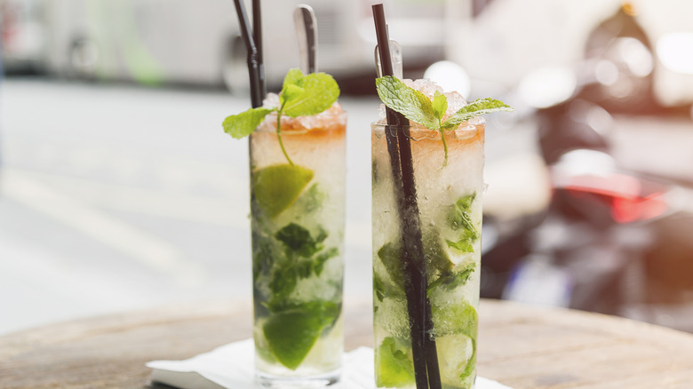 Two mocktail mojitos