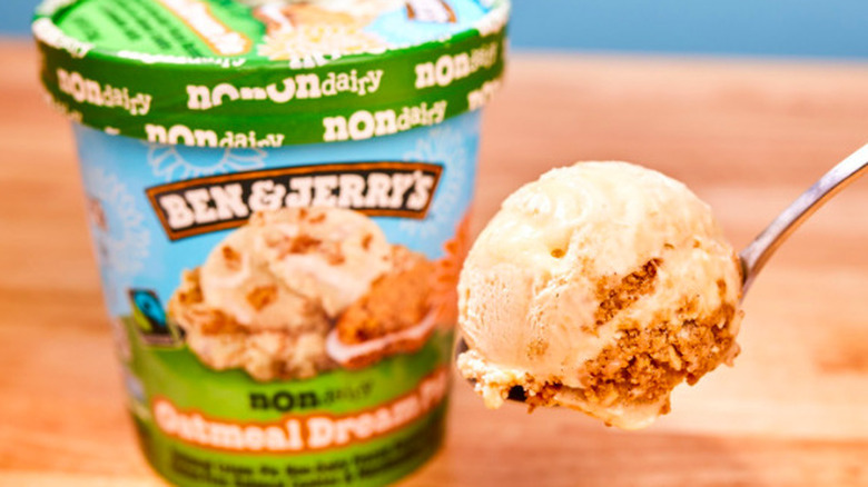 Spoonful of Oatmeal Dream Pie ice cream