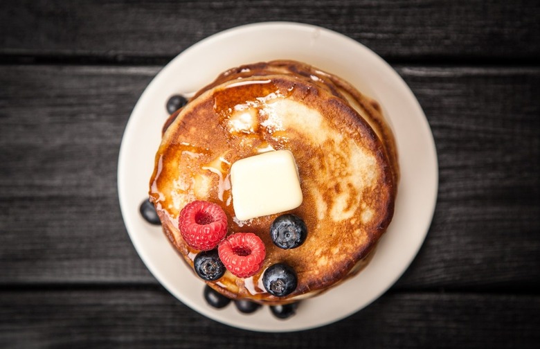 Buttery Berry Pancakes