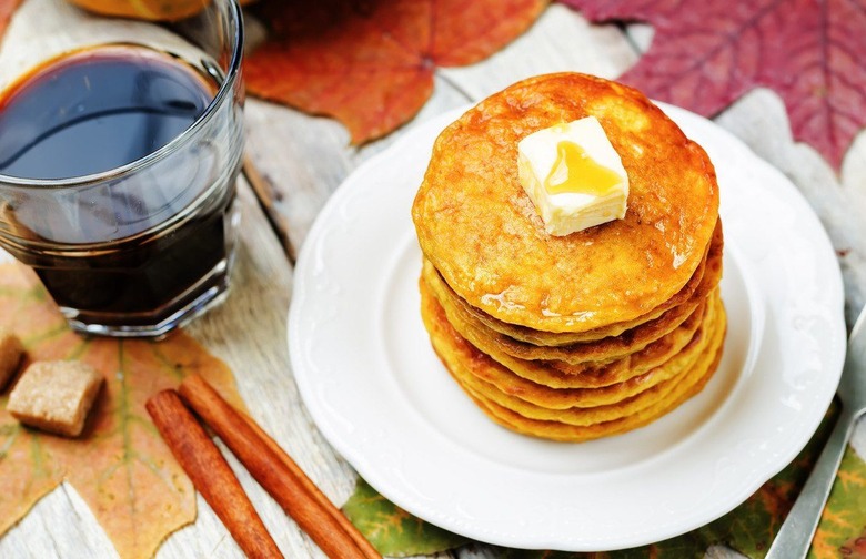 Flourless Banana Pumpkin Pancakes