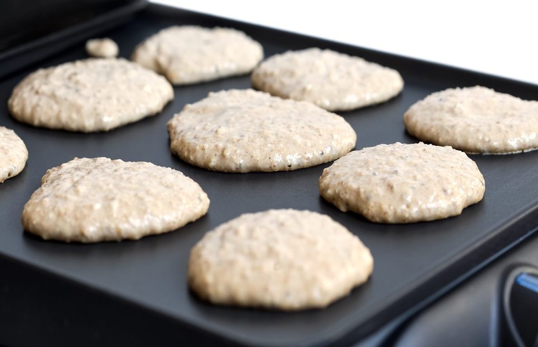 Oatmeal Cookie Pancakes 