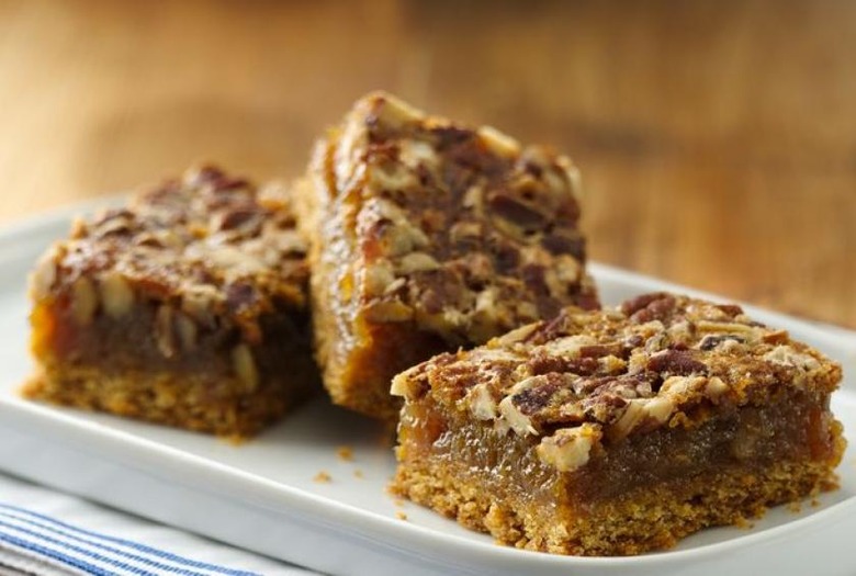 1971: Pecan Pie Surprise Bars