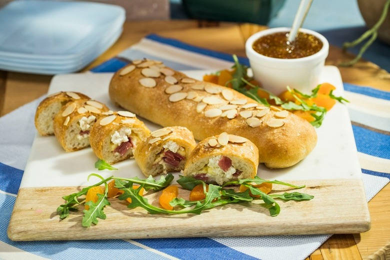 2019: Dublin Cheeseboard-Stuffed Appetizer Bread