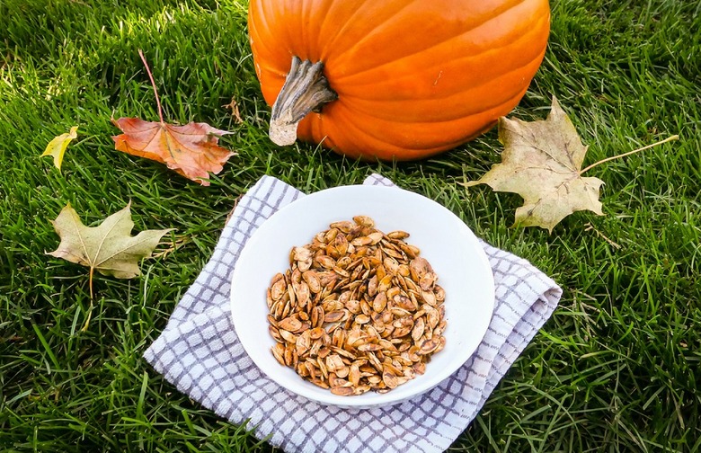 Roast pumpkin seeds