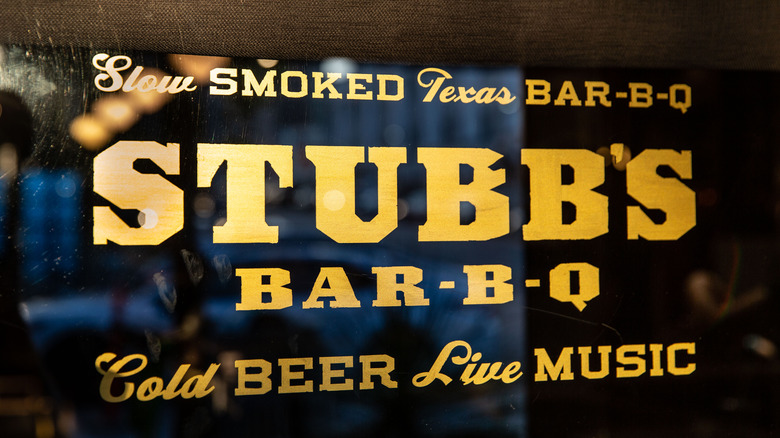 Stubb's Bar-B-Q sign gold letters