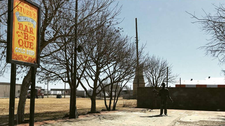 Stubb's sign statue Lubbock